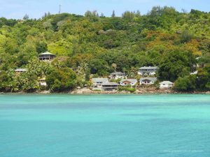Praslin is one of the granite islands of the Seychelles with the best beaches you can imagine. A tropical paradise for nature lovers above and under the water.